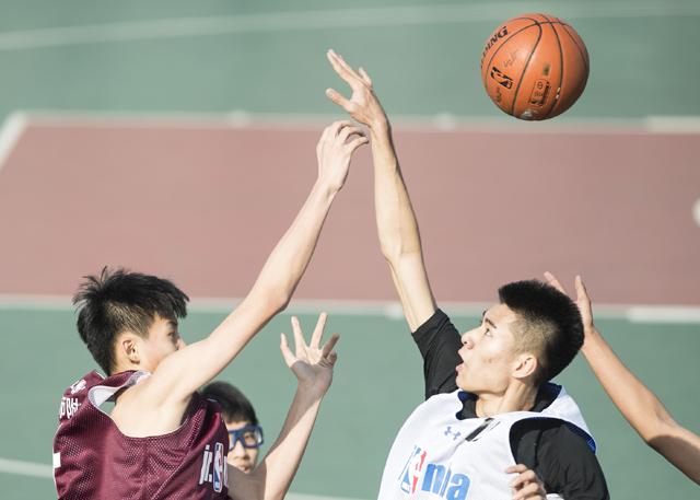 为何漫威英雄能拯救世界，却决定不了自己的造型 2018-05-10 这是一份漫威英雄的造型满意度调查报告。