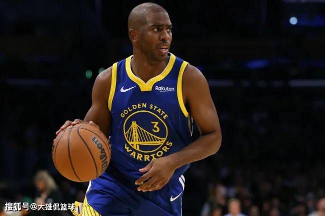刘恺威荣获 唐嫣、罗晋公开恋情后合体亮相红毯如胶似漆 2016-12-09 唐嫣、罗晋公开恋情后合体亮相红毯，唐嫣一身红装笑容甜蜜。
