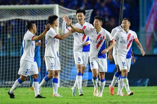 ”与此同时，全国首家院线坐观式虚拟现实影厅也在郑州奥斯卡金融岛影城启幕。