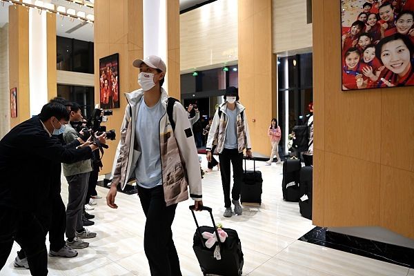 DNA与迈·威尔的克里人基因融合，获得了超能力，曾用过“惊奇女士”的称号。