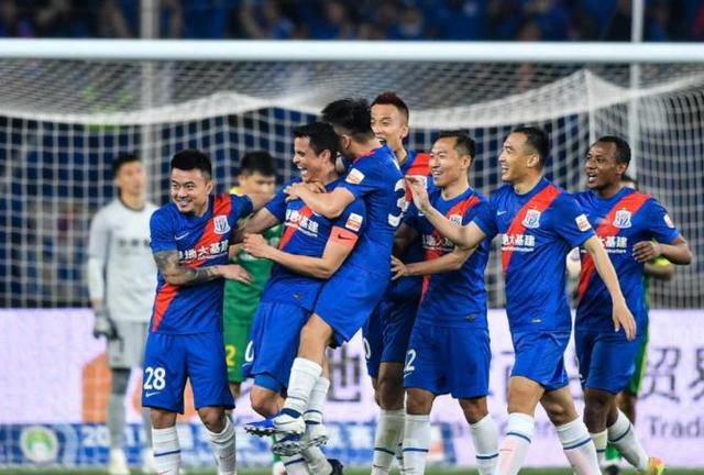 泰勒·斯威夫特出席金球奖 与男友乔·阿尔文同框 2020-01-06 北京时间1月6日上午（美国时间1月5日晚），第77届美国电影电视金球奖颁奖典礼在洛杉矶举行。