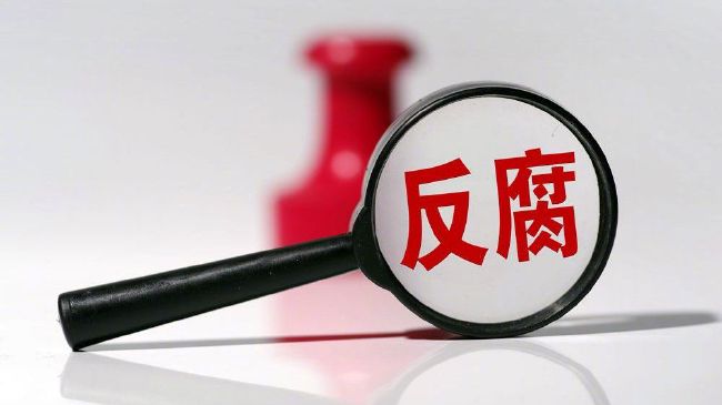 《黑白魔女库伊拉》单日票房704万，较前日涨幅3.07%，位列榜单第二名。