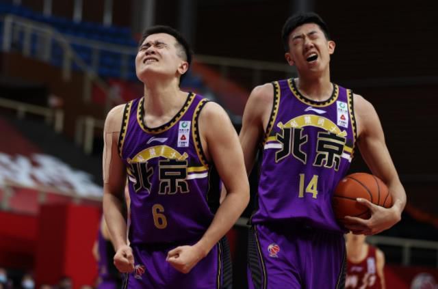 这是一个非常年轻的演员阵容，也非常符合剧中人物的年龄设定。