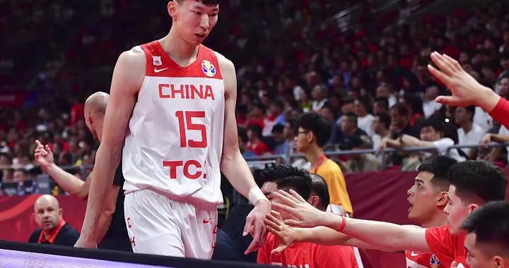 霍震霆、刘德华、朱丽倩、汪明荃等明星亮相。