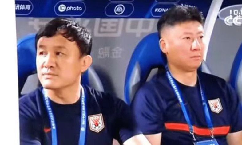 周迅助推青年摄影师 展现多面时尚魅 裘德·洛希望继续拍《神奇动物》：会一直等待 大片推荐 >> 动作 悬崖之上 8.2 暗藏汹涌谍战传奇 剧情 山河披锦绣 7.5 退耕还林脱贫致富 历史 大决战之淮海 9.0 抗战经典淮海战役 大决战之辽沈 改变历史史诗战略 剧情 免费 6.7 当代青年创业故事 爱情 漂亮的女邻居 7.5 三男子倾心一村姑 | | | | | | 电影频道节目中心官方网站 意见反馈 手机浏览精彩资讯 返回顶部 | (1/4) 朱莉龙凤胎外出采购物资 为山火受灾居民提供帮助 | (2/9) 组图：朱莉龙凤胎外出采购物资 为山火受灾居民提供帮助 重新播放 大图播放 猜你喜欢CCTV6 VIP影院 搜索 电影 星闻 独家 更多 专题 图片 视频 滚动 首页 新闻 大片 影库 CCTV6 VIP影院 客户端 电影网>新闻>明星资讯 朱莉龙凤胎外出采购物资 为山火受灾居民提供帮助 时间：2025.IC photo供本网专稿，任何网站、报刊、电视台未经IC photo许可，不得部分或全部转载 标签： 安吉丽娜·朱莉龙凤胎山火物资 ： 相关新闻 安吉丽娜·朱莉×道格·里曼！