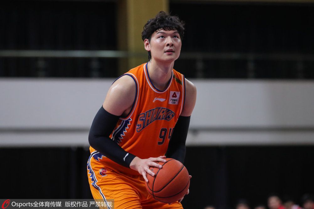“绿巨人”马克·鲁法洛有望出演剧版《寄生虫》 2020-02-11 据多家外媒报道，刚刚在奥斯卡金像奖上收获四座小金人的影片《寄生虫》此前曝出了拍摄美剧版的计划，近日该剧曝出了选角消息，在漫威电影中饰演“绿巨人”、曾三次获得奥斯卡提名的演员马克·鲁法洛有望出演剧集版 漫威计划为绿巨人单独拍电影 马克·鲁法洛主演 2014-06-18 在《复仇者联盟》之前，“绿巨人”曾经两次作为主角出现在银幕上，分别是2003年李安执导、艾瑞克·巴纳主演的《绿巨人浩克》，还有2008年，爱德华·诺顿主演的《无敌浩克》，直到马克·鲁法洛扮演的布鲁斯 周杰伦客串《惊天魔盗团2》 马克·鲁法洛晒合影 2015-01-28 备受期待的魔术题材电影《惊天魔盗团：第二幕》正在热拍中，主演马克·鲁法洛今天在Instagram上晒出了一张与周杰伦的合影，并说：“Jay Chou教我如何变魔术和如何在《惊天魔盗团2》里表演 马克鲁法洛HBO新剧一人分饰双胞胎 2020-03-02 马克·鲁法洛:《绿巨人》单人电影短时间内难亮相 2015-12-24 《钢铁侠》系列已经拍了三部，《雷神》拍了两部，第三部目前正在筹备中，而《美国队长3：内战》也将在2016年登上大银幕，但迟迟未见《绿巨人》单人电影的消息。